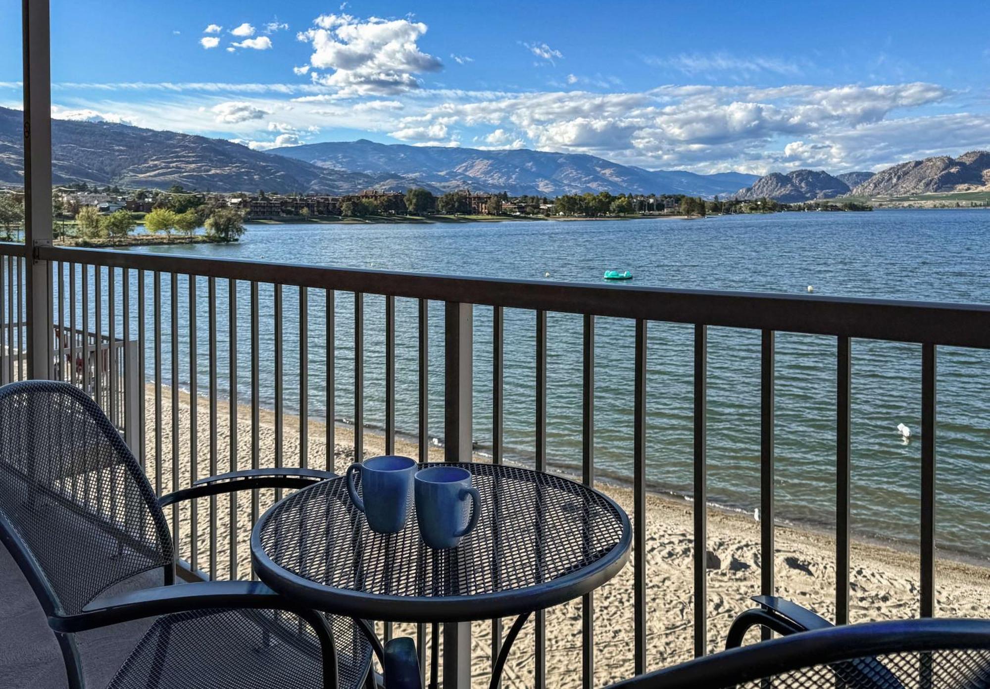 Coast Osoyoos Beach Hotel Extérieur photo