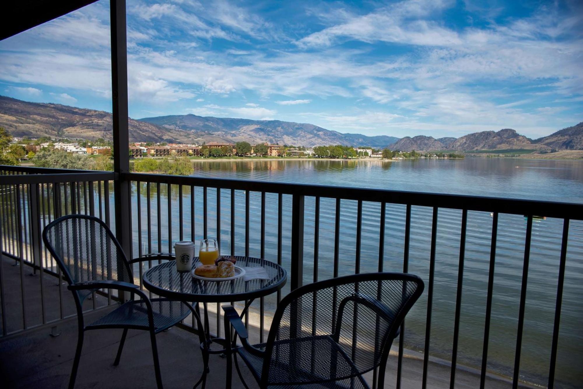 Coast Osoyoos Beach Hotel Extérieur photo
