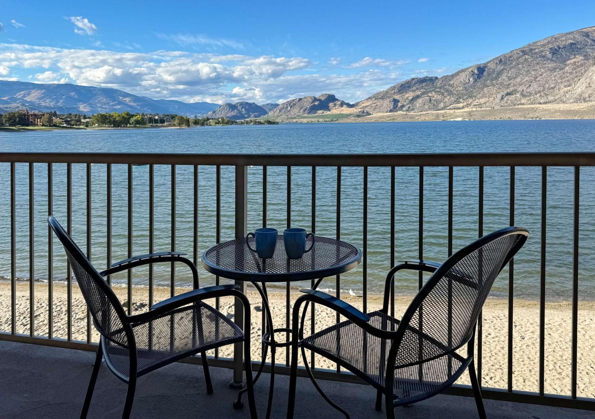 Coast Osoyoos Beach Hotel Extérieur photo