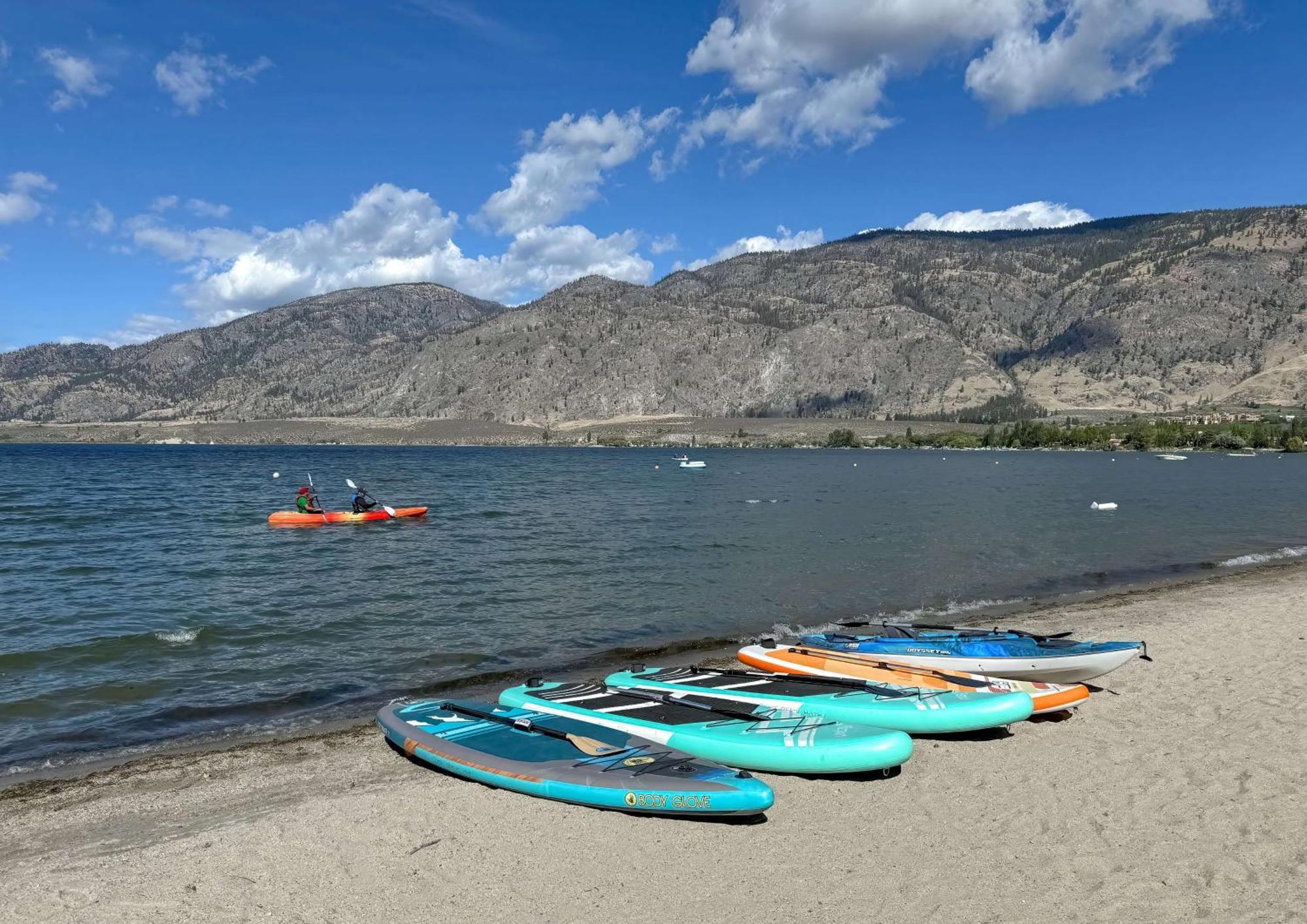 Coast Osoyoos Beach Hotel Extérieur photo